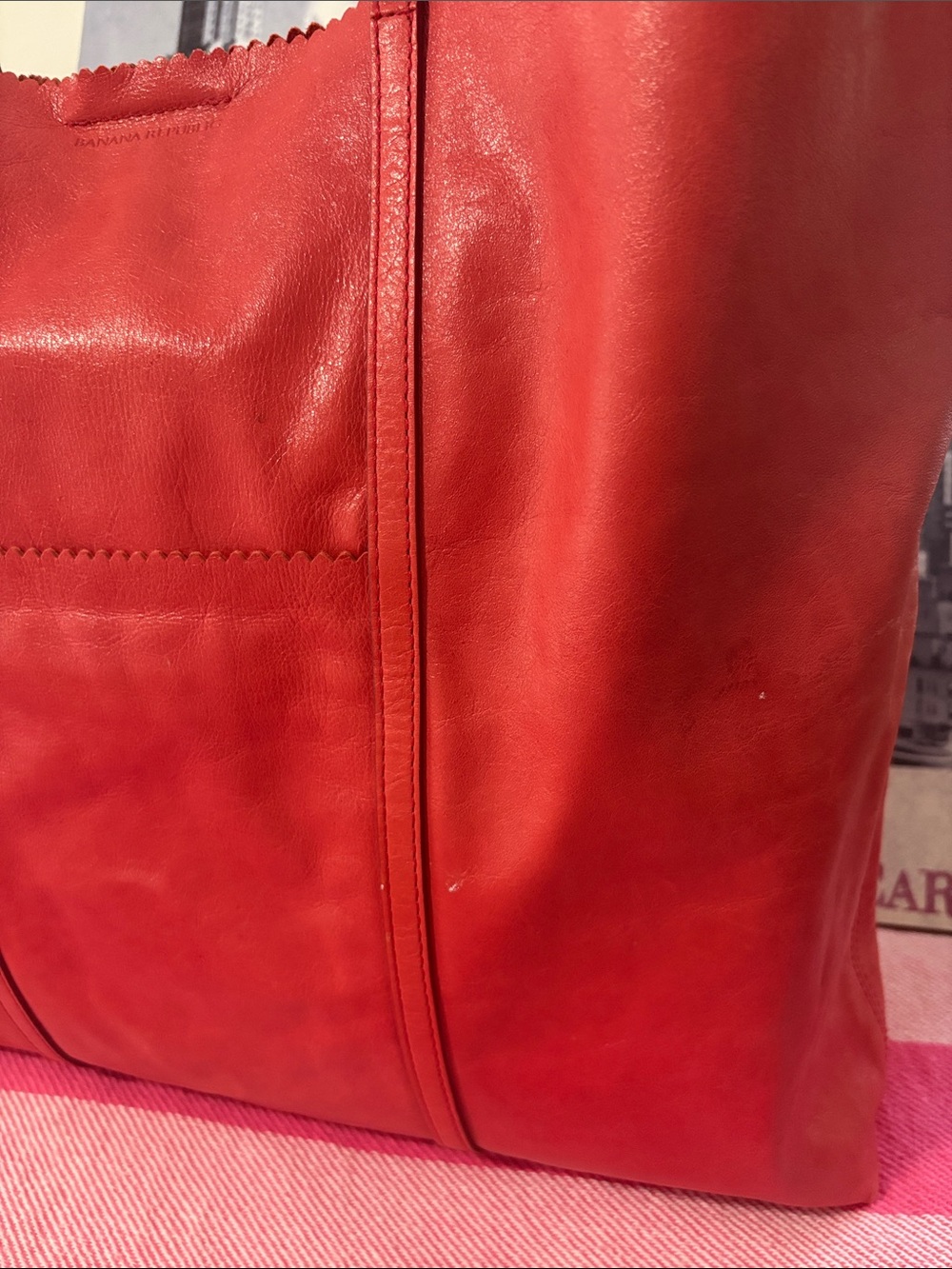 Banana Republic Pale Red Leather Scalloped-Top Tote - Picture 4 of 16